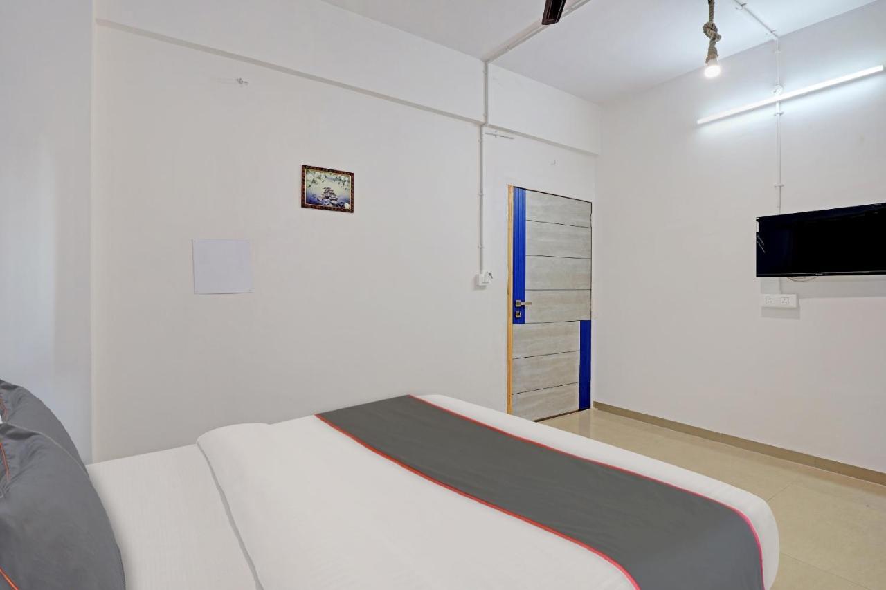 Hotel Solitaire, Best Luxurious Hotel Ac Rooms In Surat Exterior foto